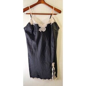 VICTORIA'S SECRET Black‎ Satin Lace Chemise Sz L Dark Romantic Fairy Grunge